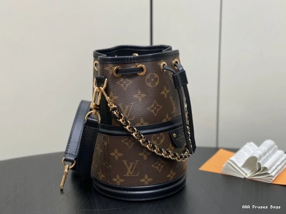 AAA Replica Ru VUITTON Canoe New LOUIS Bag-14*20.5*14CM 0801